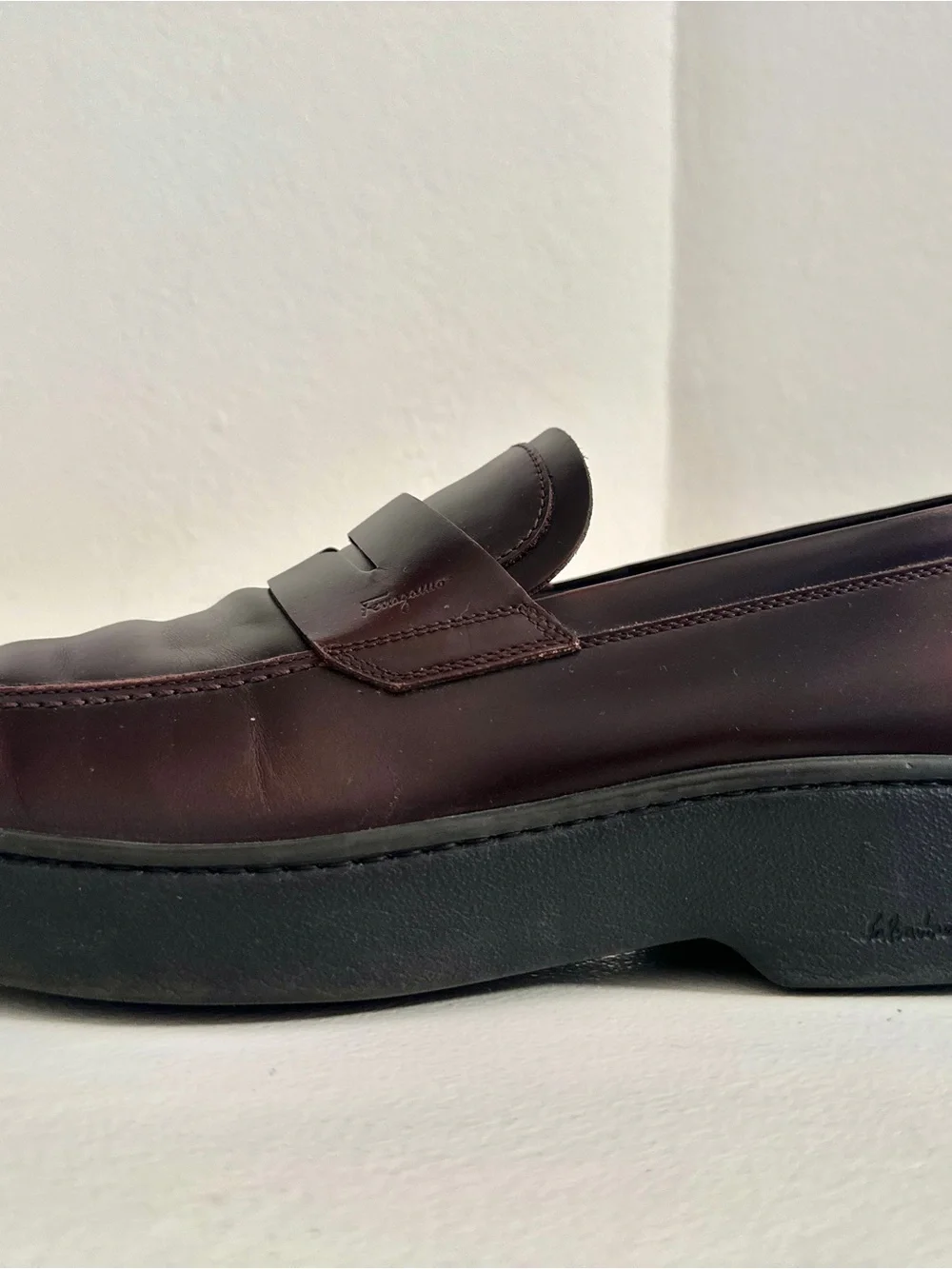 FERRAGAMO Men’s Dori Penny Loafers – M 9.5 – Authentic Burgundy Leather